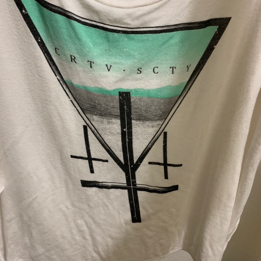 Random crop top - Picture 3 of 3